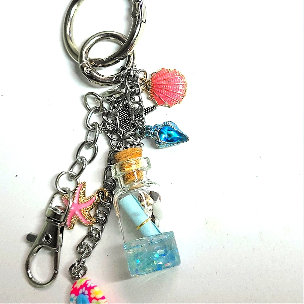 ☀️TOTALLY BEACHY 🏖 keychain Handmade With Fun Summer Charms LOOK 👀FOB - Picture 9 of 12